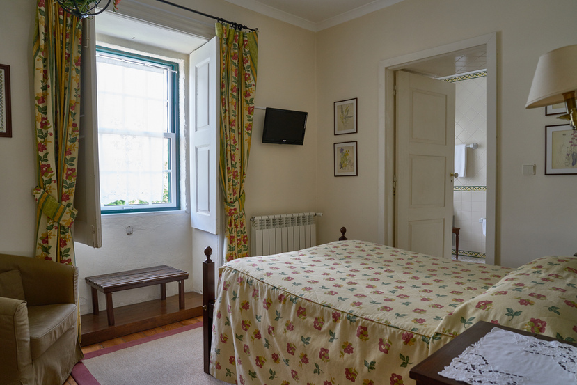 Quarto Amor Perfeito, com cama de casal e casa de banho privada